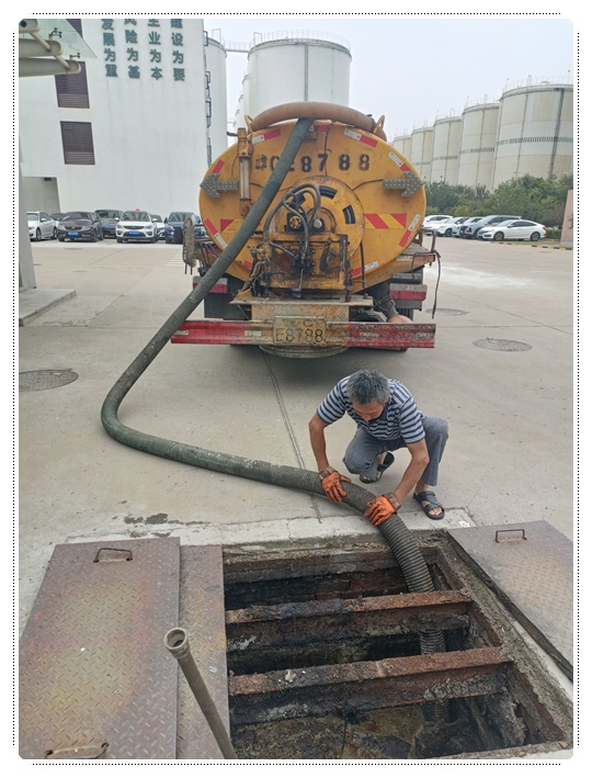 下花园隔油池清掏