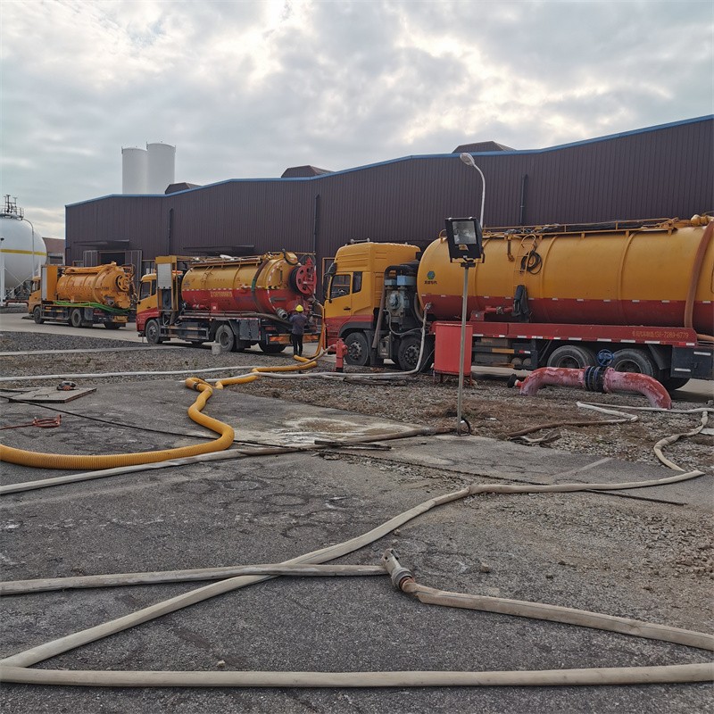 下花园污水池清理