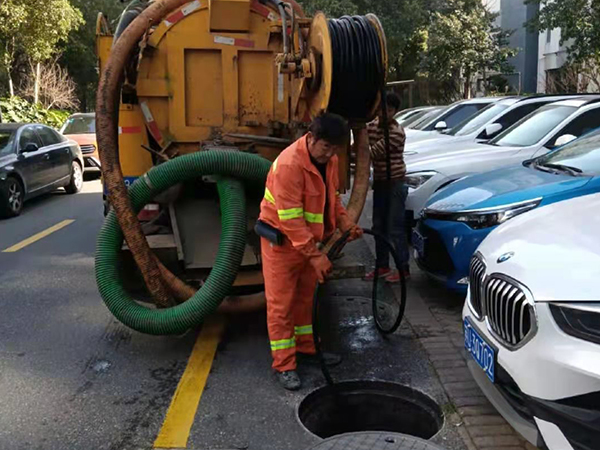 下花园排污管道清淤